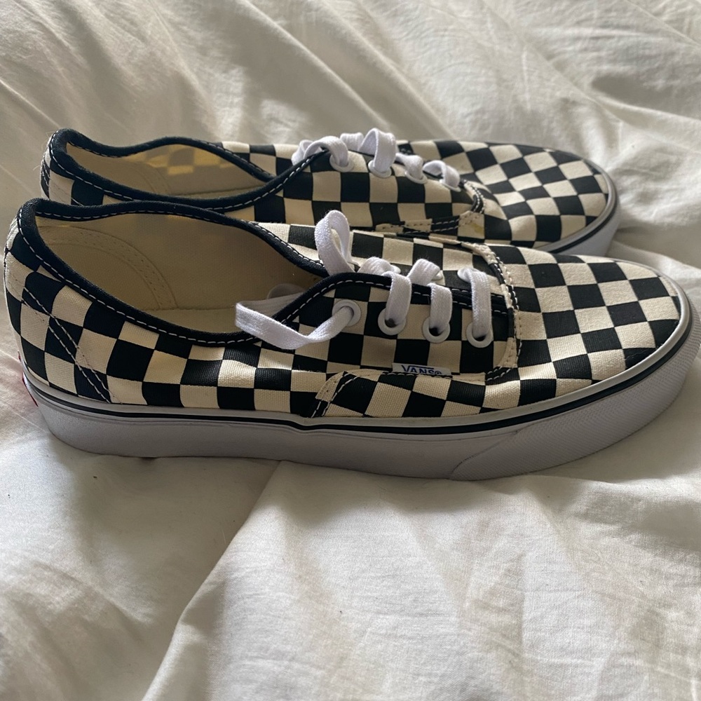 Vans Authentic Shoe, Classic Checker Pattern. - image 3